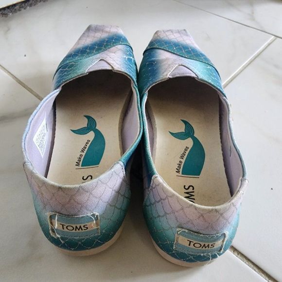 Toms Slip-On Shoes | Mermaid Scale Tail Pattern | size 5.5 - Picture 4 of 5